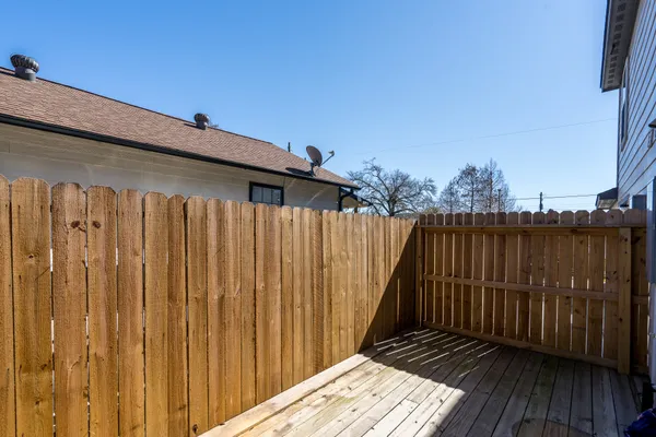 $1,600 | 207 North Poplar Street, Unit B, Tomball, TX 77375