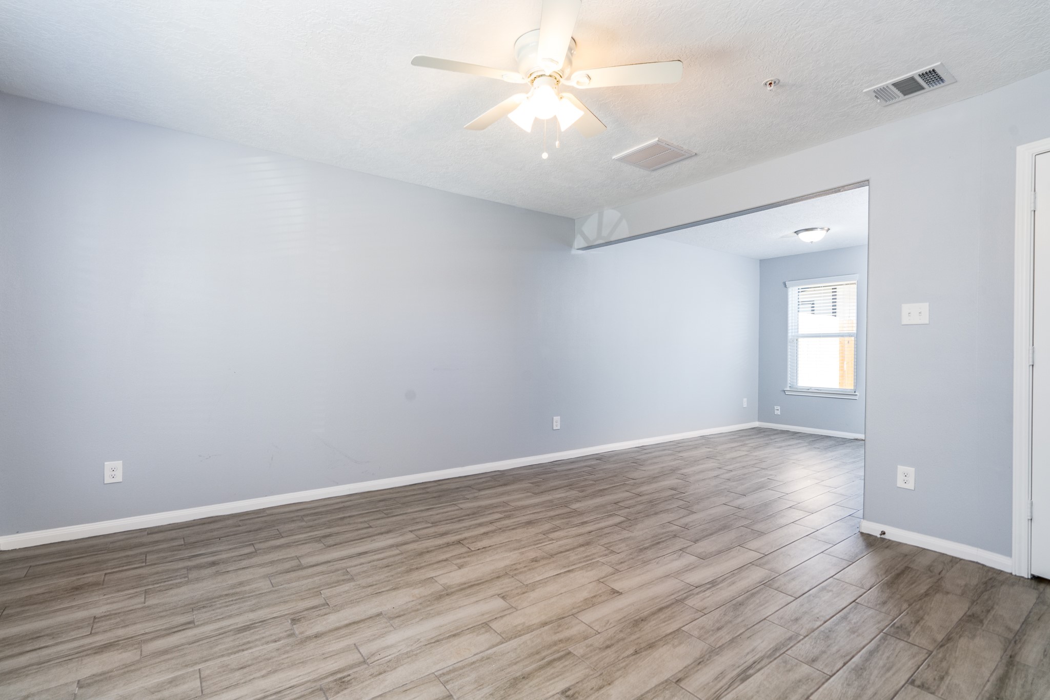 207 North Poplar Street, Unit B Tomball, TX 77375 - Photo 8 of 21