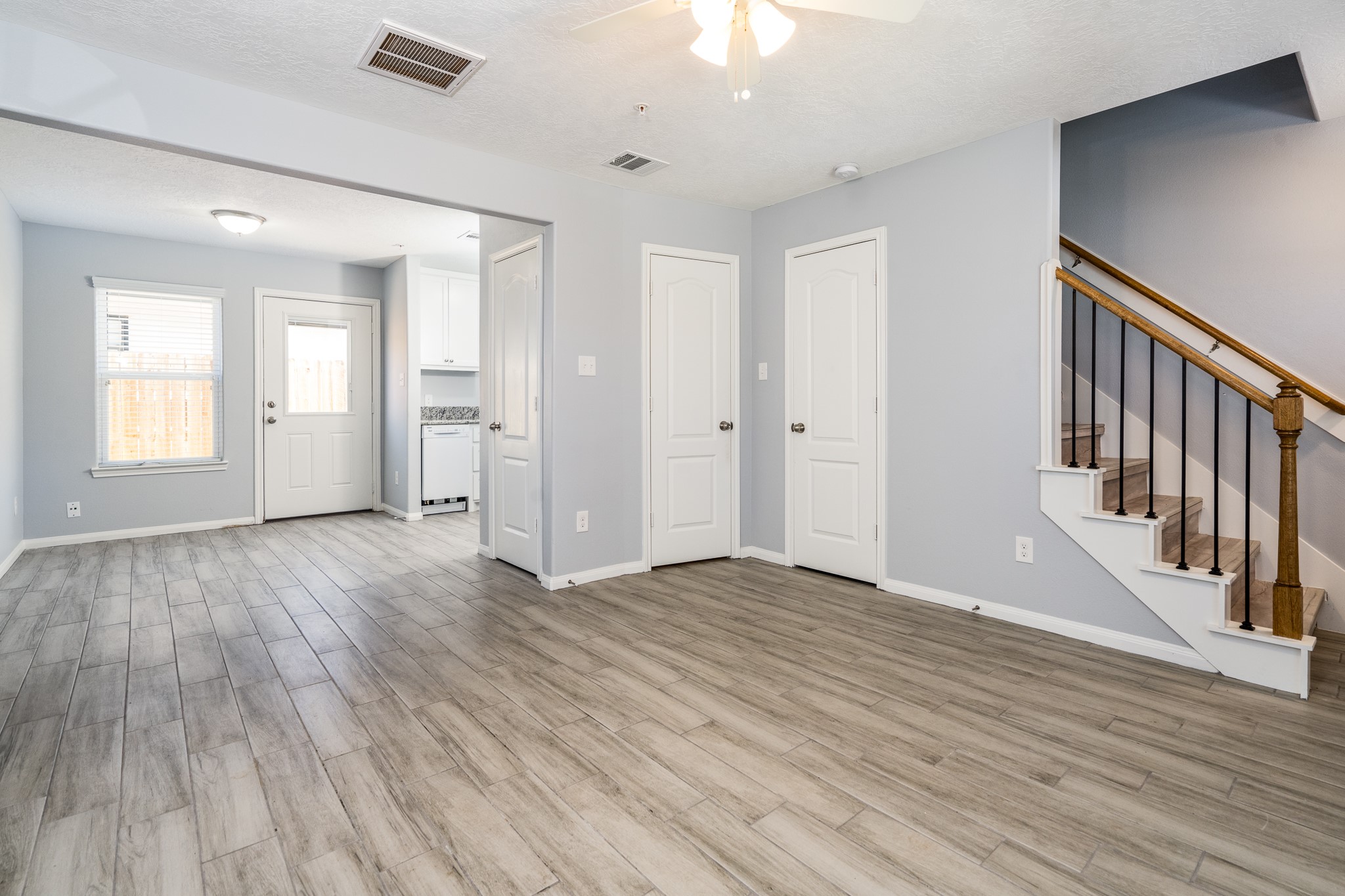 207 North Poplar Street, Unit B Tomball, TX 77375 - Photo 9 of 21