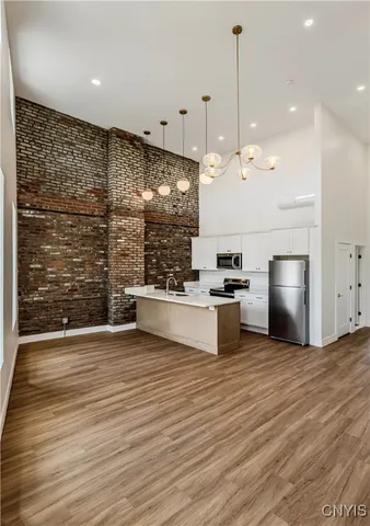 $2,900 | 106 Hotel Street, Unit 5, Utica, NY 13502