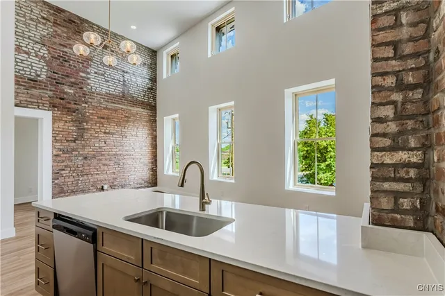 $2,900 | 106 Hotel Street, Unit 5, Utica, NY 13502