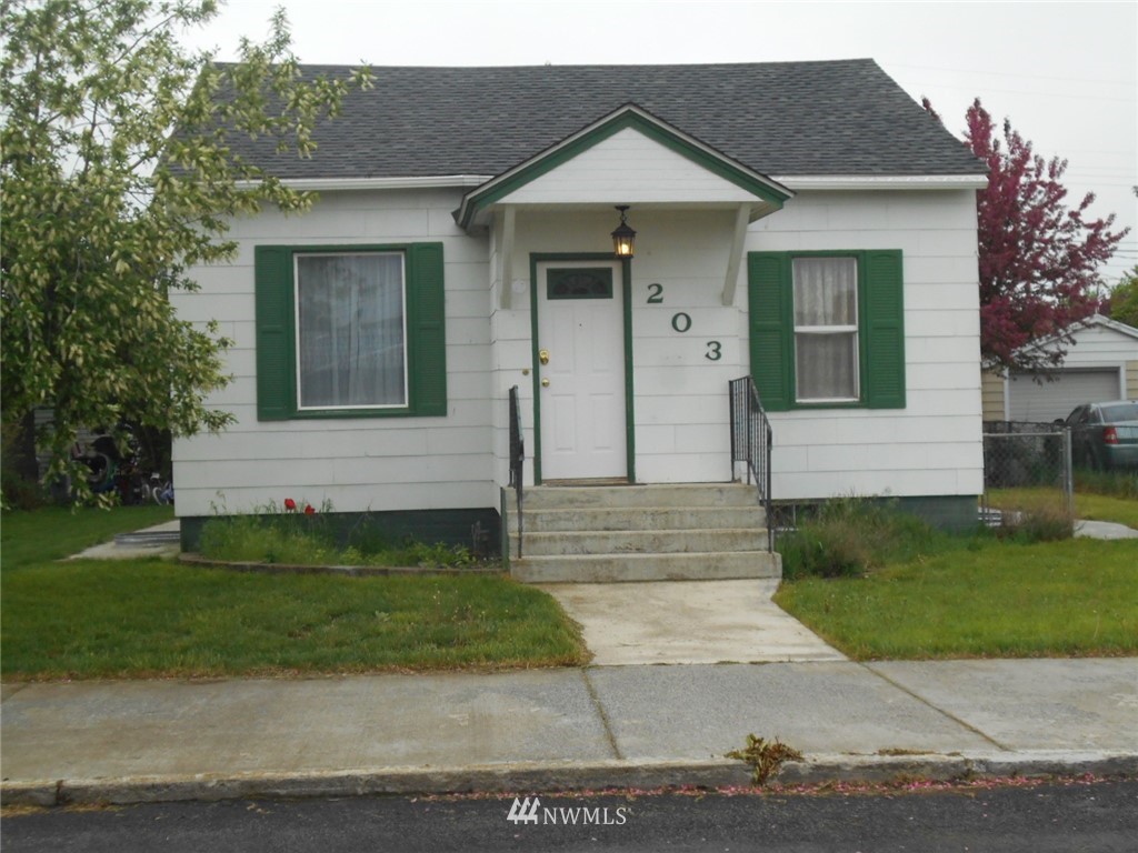 203 West 8th Avenue Ritzville, WA 99169 - Photo 1 of 17