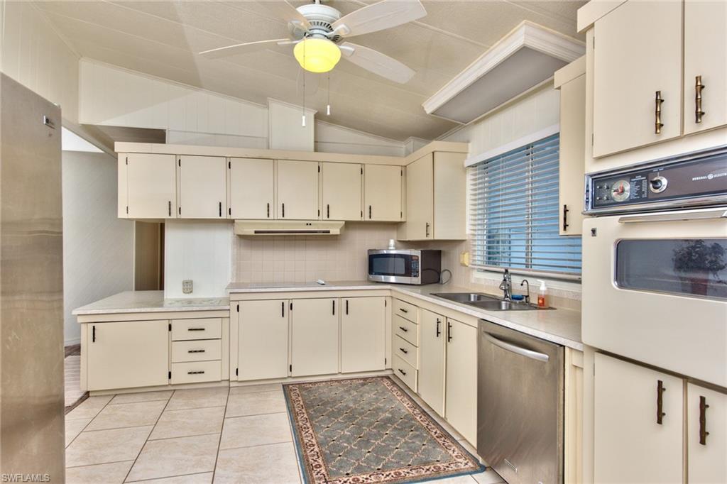 26260 Colony Road Bonita Springs, FL 34135 - Photo 8 of 32 Gallery Image 8