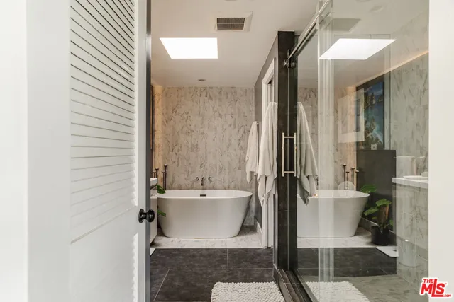 $1,299,000 | 11752 Bellagio Road, Unit 1, Los Angeles, CA 90049