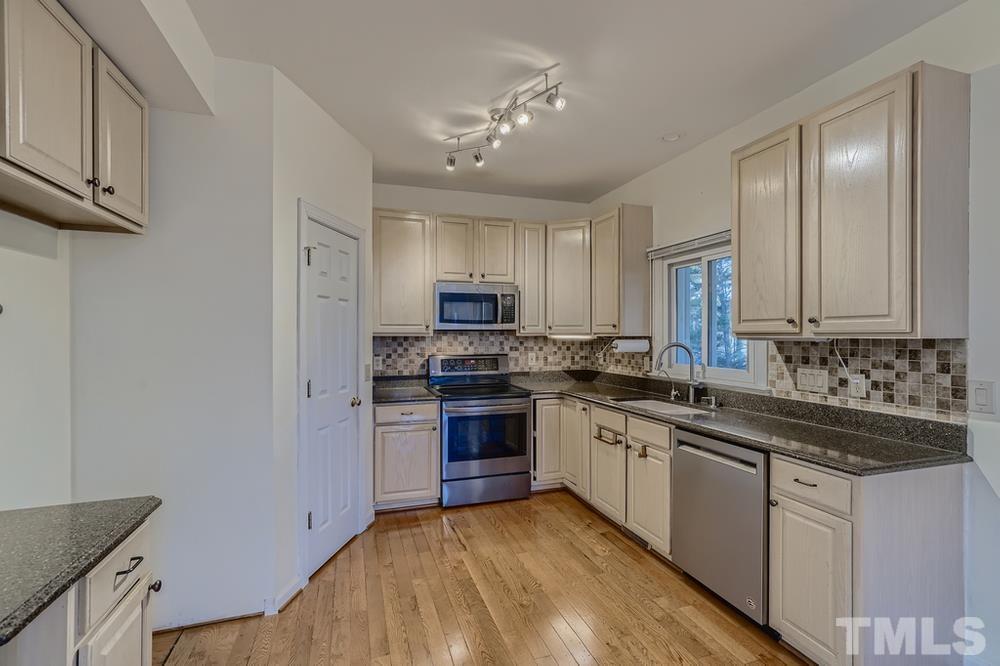 8813 Bluff Pointe Court Raleigh, NC 27615 - Photo 11 of 28 Gallery Image 11