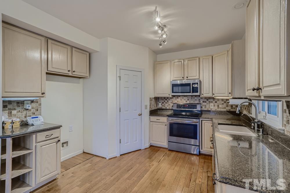 8813 Bluff Pointe Court Raleigh, NC 27615 - Photo 12 of 28 Gallery Image 12