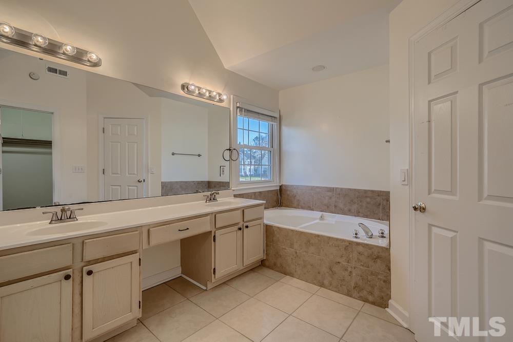 8813 Bluff Pointe Court Raleigh, NC 27615 - Photo 19 of 28 Gallery Image 19