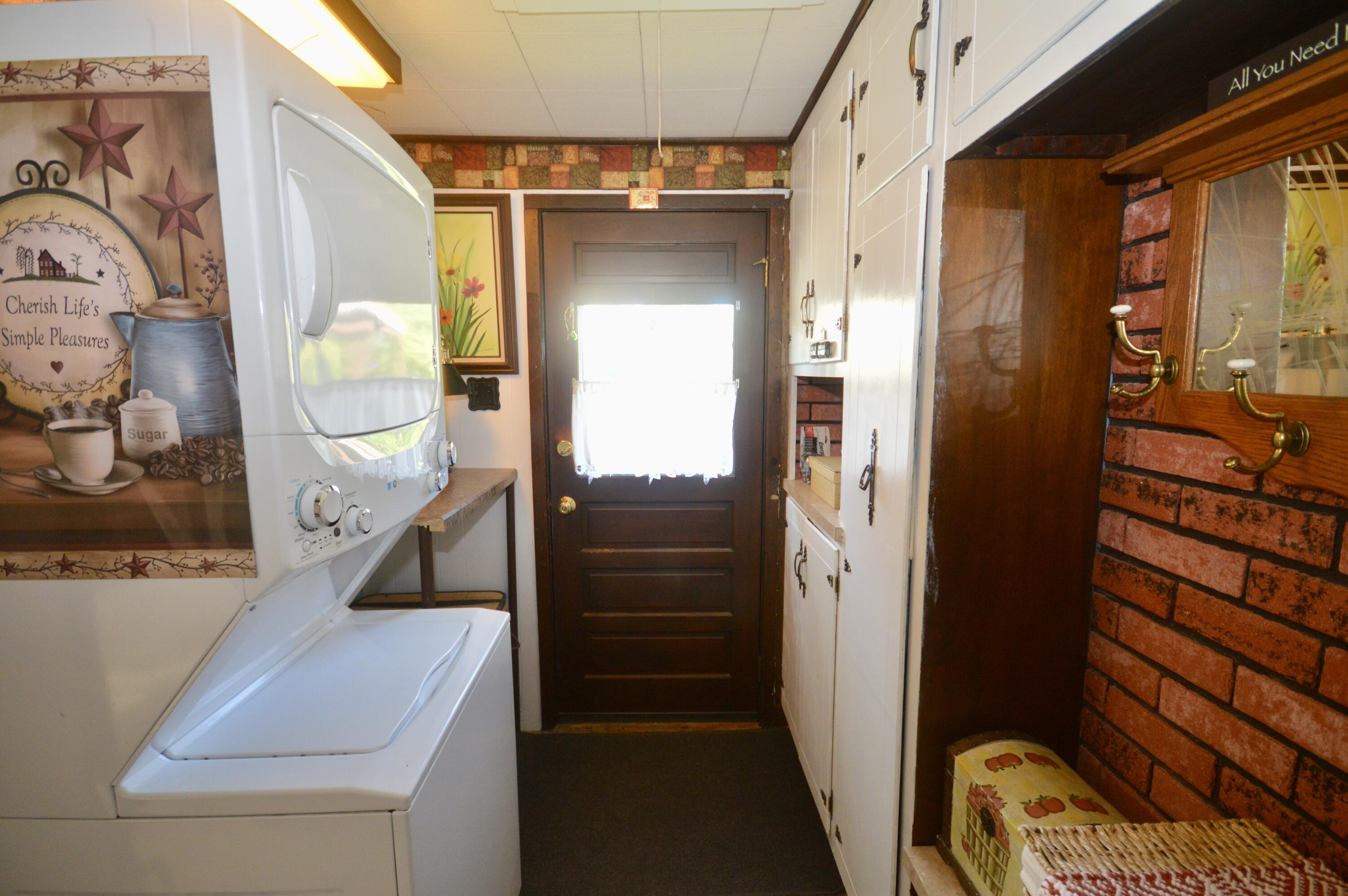 161 Thornton Road Bangor, ME 04401 - Photo 9 of 29 DSC_0005
