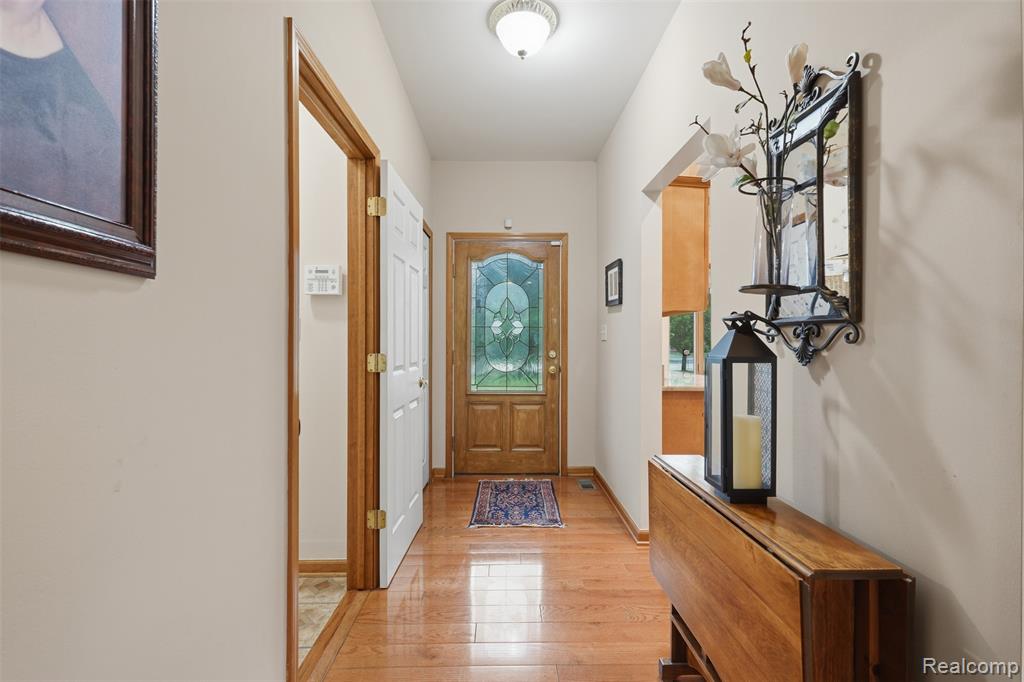 9210 Newburgh Road Livonia, MI 48150 - Photo 4 of 27