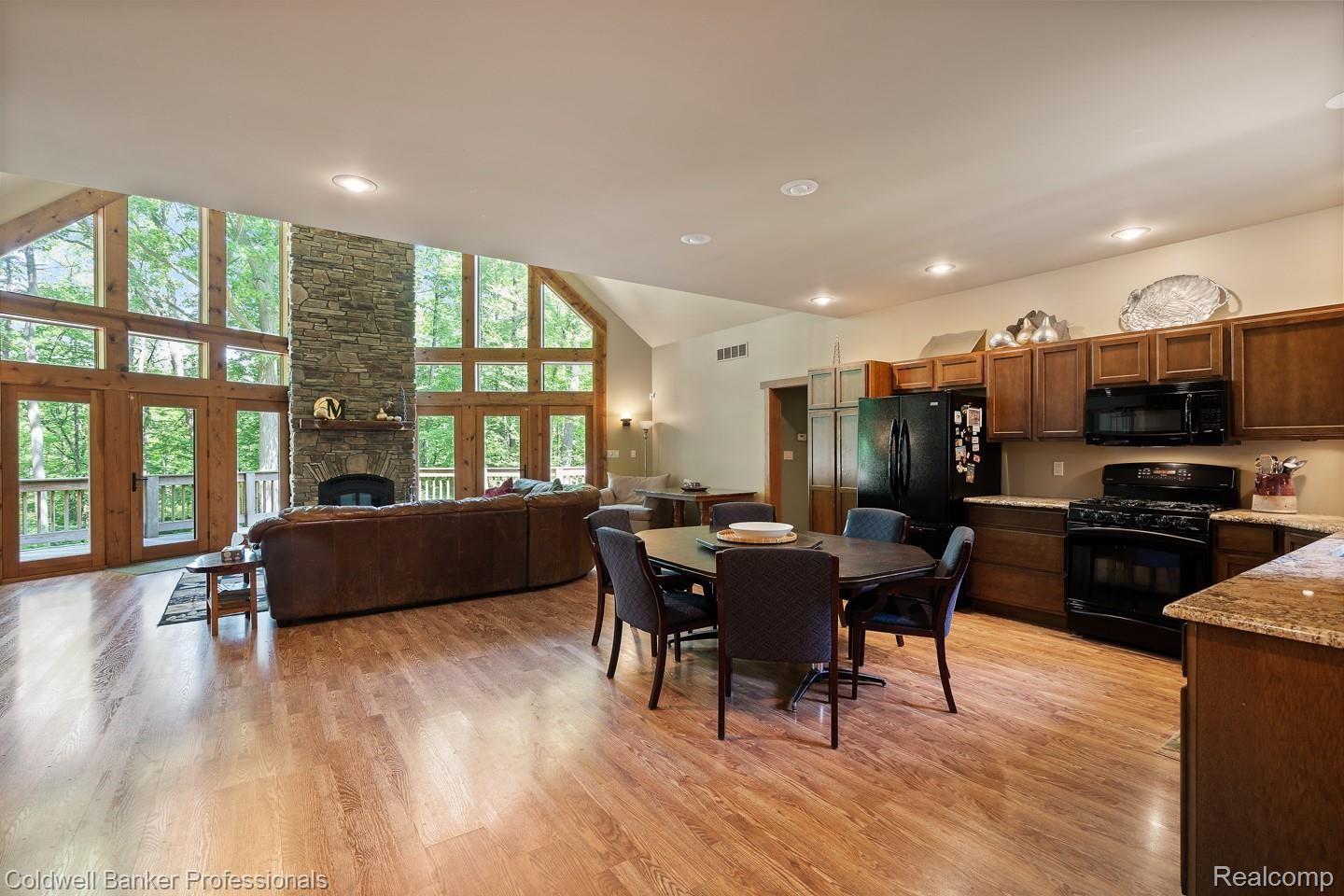 142 Dockham Road Columbiaville, MI 48421 - Photo 10 of 53 DSC06733.jpg