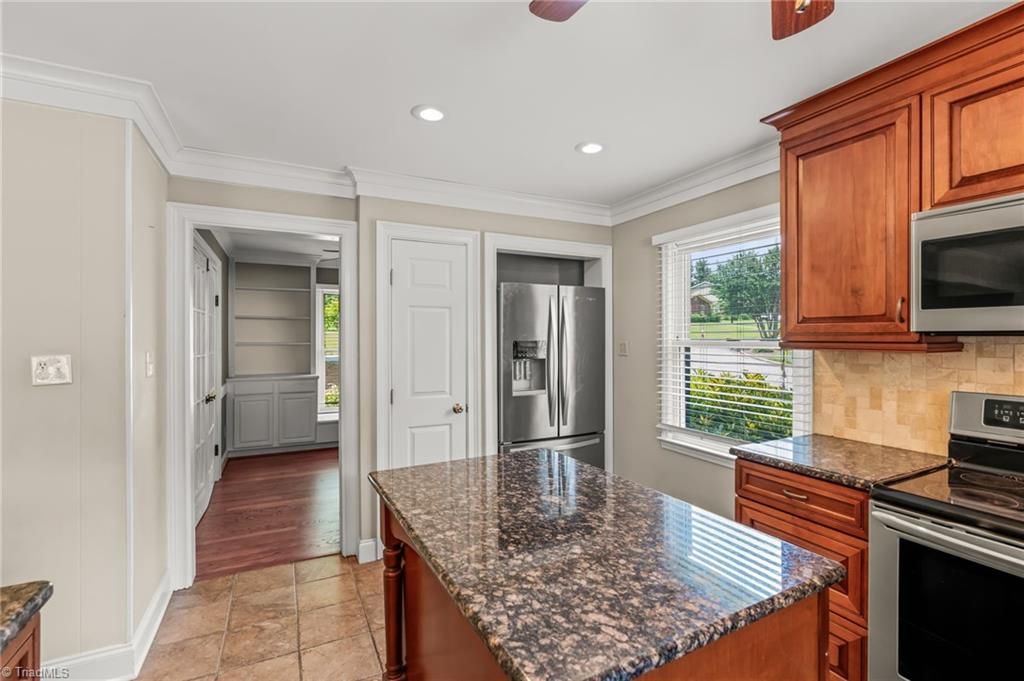 3106 Rolling Road High Point, NC 27265 - Photo 12 of 41