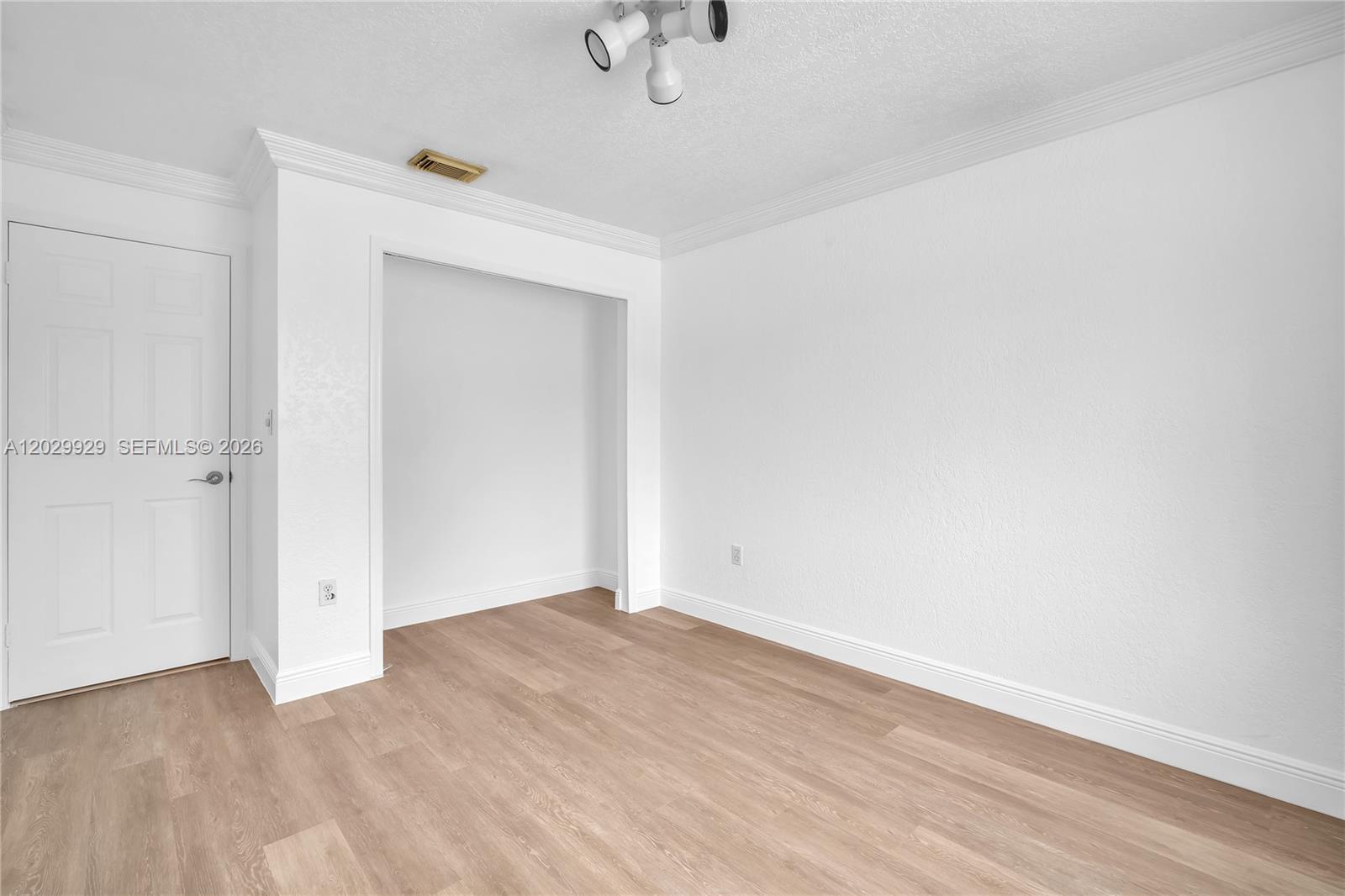 15715 Southwest 76th Terrace Miami, FL 33193 - Photo 21 of 40 Photo 21