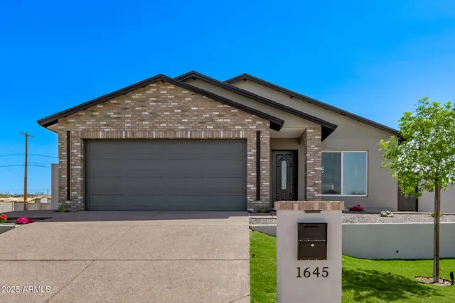 $470,000 | 1645 South 29th Avenue, Phoenix, AZ 85009