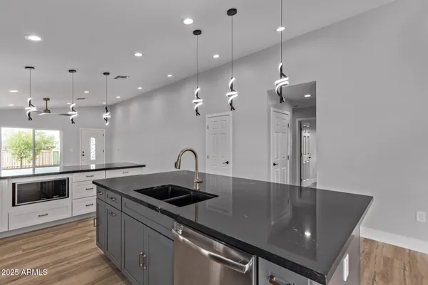 $470,000 | 1645 South 29th Avenue, Phoenix, AZ 85009