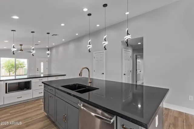 $470,000 | 1645 South 29th Avenue, Phoenix, AZ 85009