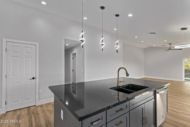 $470,000 | 1645 South 29th Avenue, Phoenix, AZ 85009