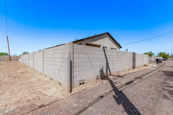 $470,000 | 1645 South 29th Avenue, Phoenix, AZ 85009