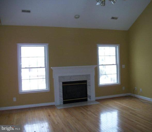 35445 Somerset Ridge Road Locust Grove, VA 22508 - Photo 4 of 7 Living Room