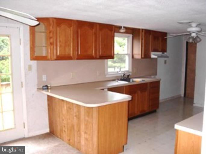 8519 Neck Road Williamsport, MD 21795 - Photo 4 of 7 Kitchen