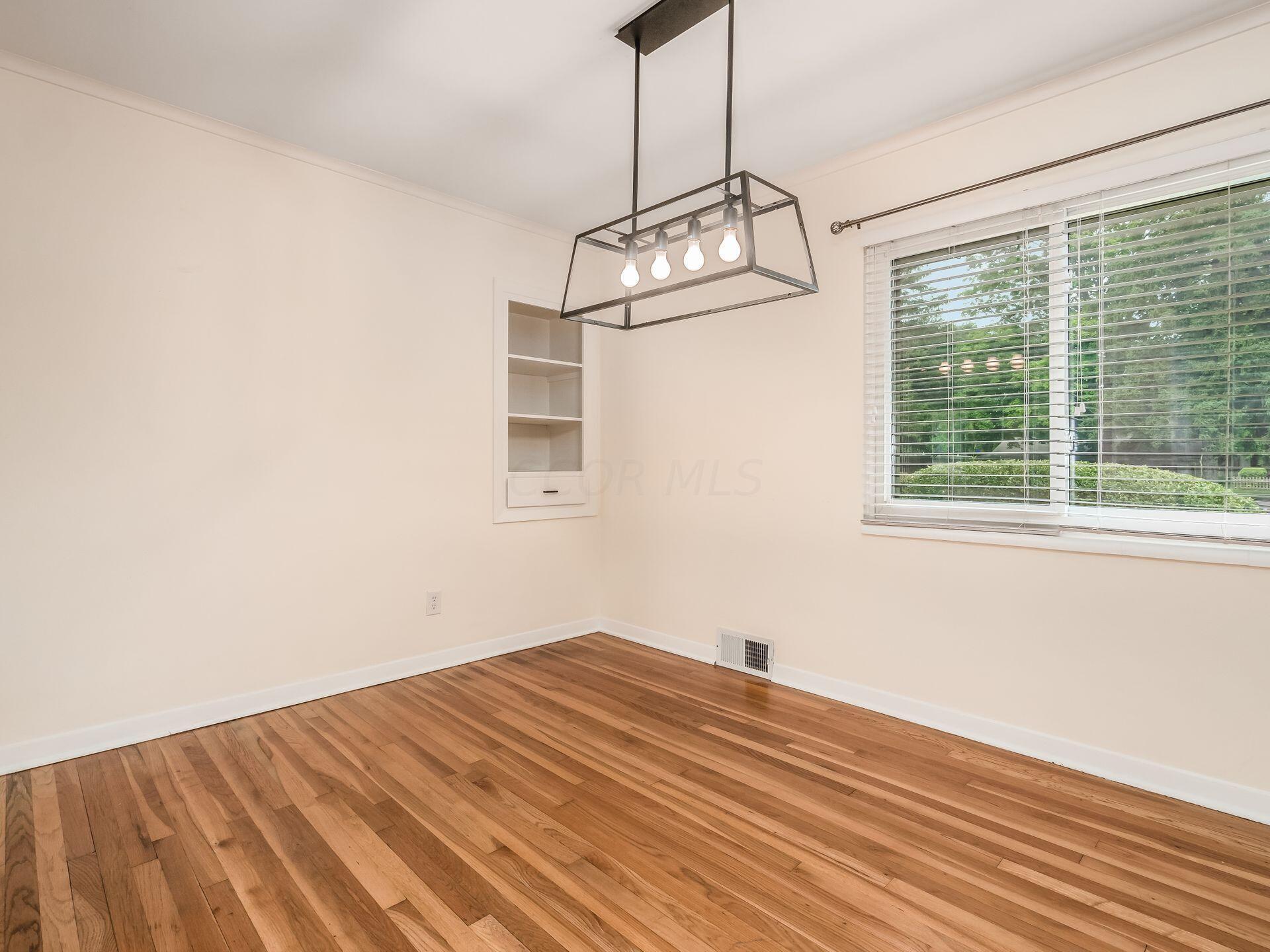 3180 Ainwick Road Columbus, OH 43221 - Photo 14 of 57 Dining Room
