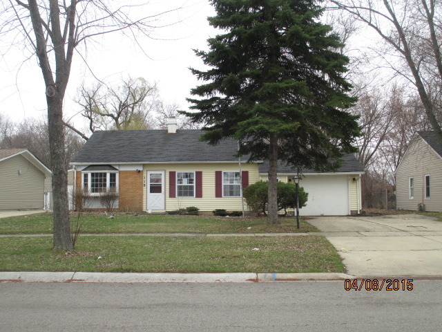 119 East Oltendorf Road Streamwood, IL 60107 - Photo 1 of 11 a front view of a house with a garden
