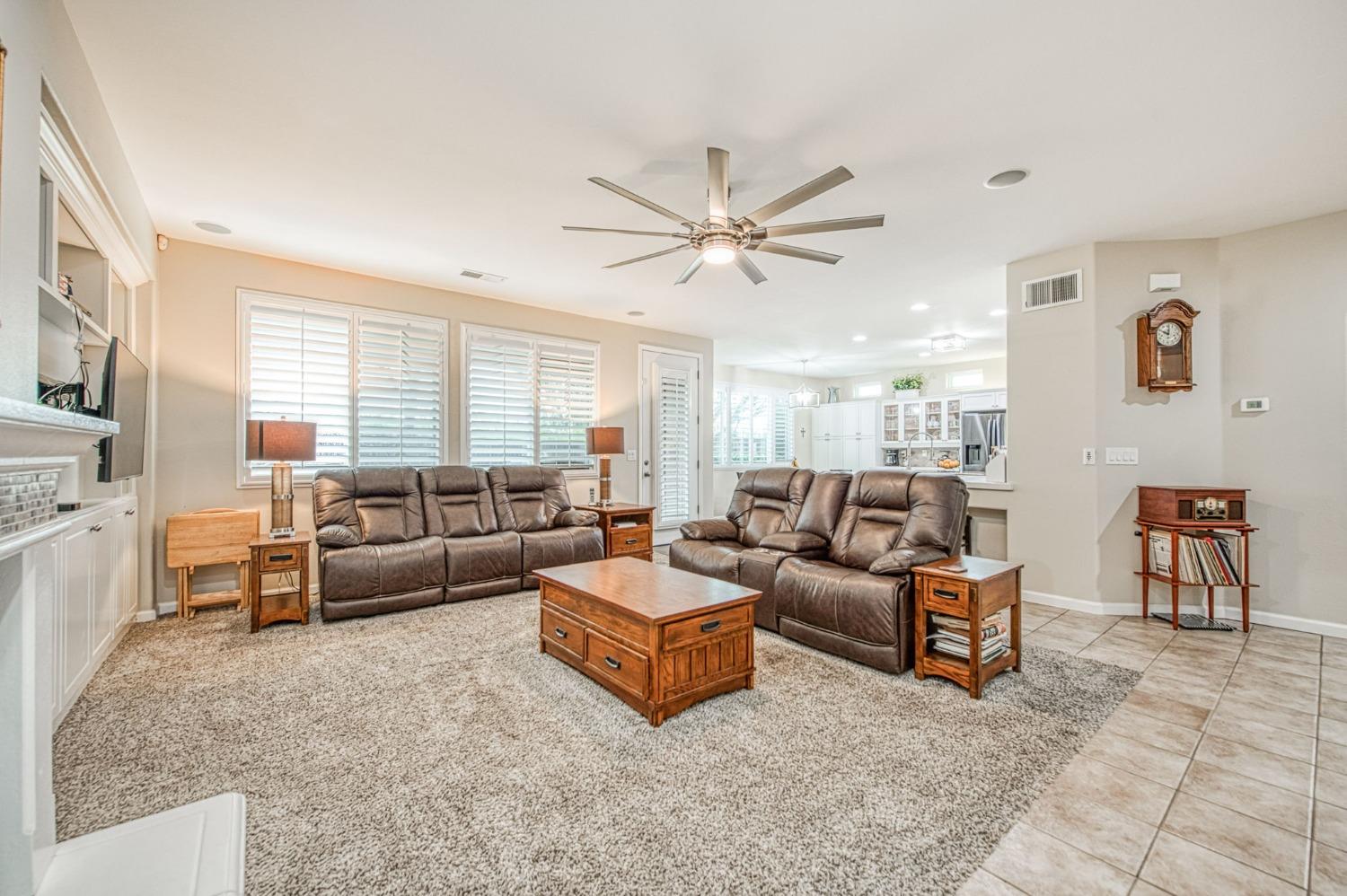4626 North Arrow Ridge Way Clovis, CA 93619 - Photo 14 of 79