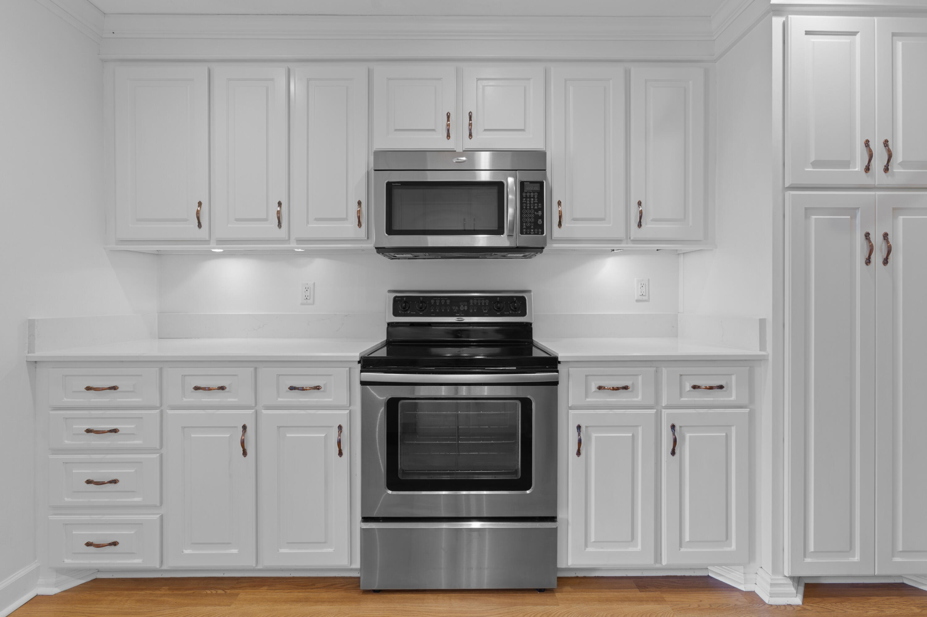 5806 Edinburgh Drive Hanahan, SC 29410 - Photo 15 of 39 .