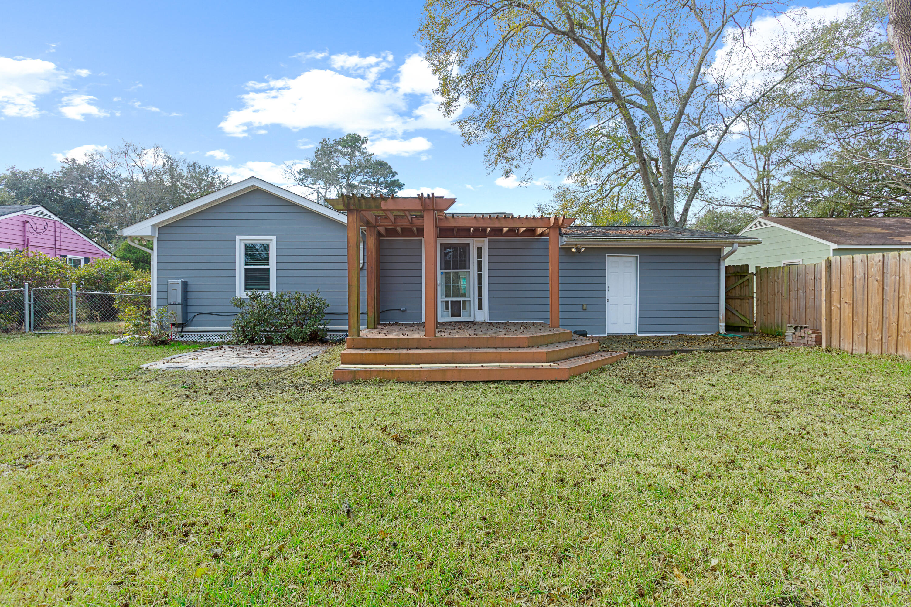 5806 Edinburgh Drive Hanahan, SC 29410 - Photo 34 of 39 .