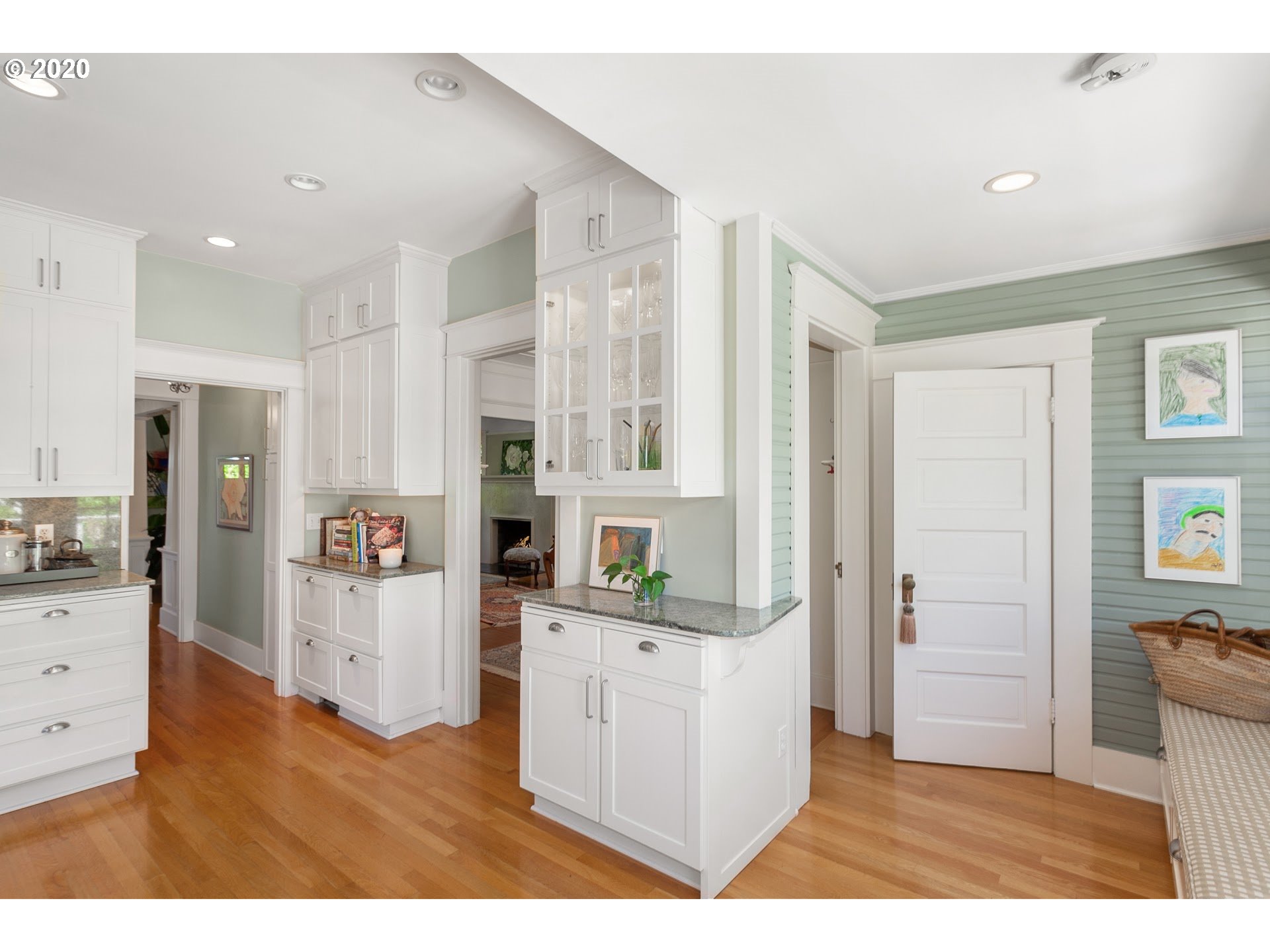 5419 Southwest Scholls Ferry Road Portland, OR 97225 - Photo 12 of 32 Gallery Image 12