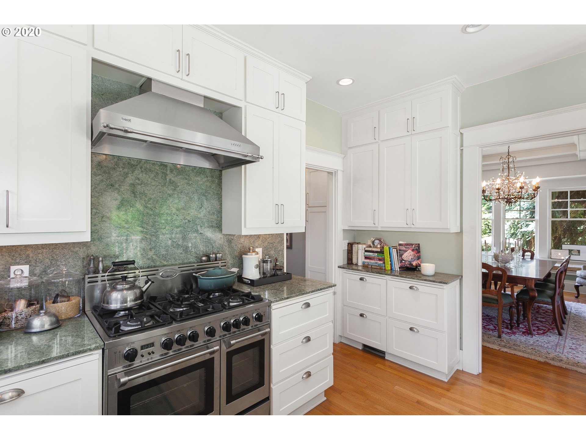 5419 Southwest Scholls Ferry Road Portland, OR 97225 - Photo 8 of 32 Gallery Image 8