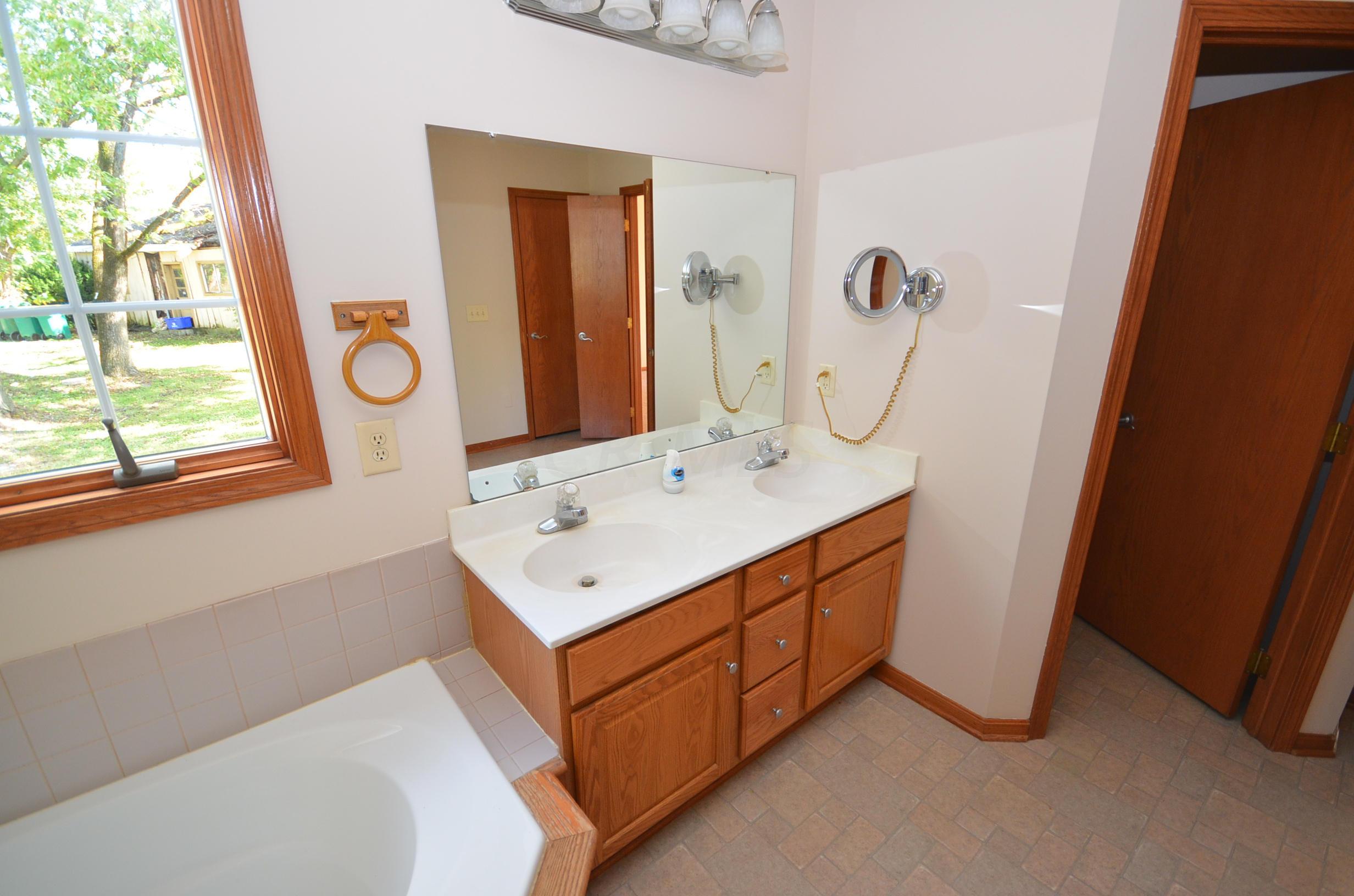 6277 Clark State Road Blacklick, OH 43004 - Photo 17 of 19 Gallery Image 17