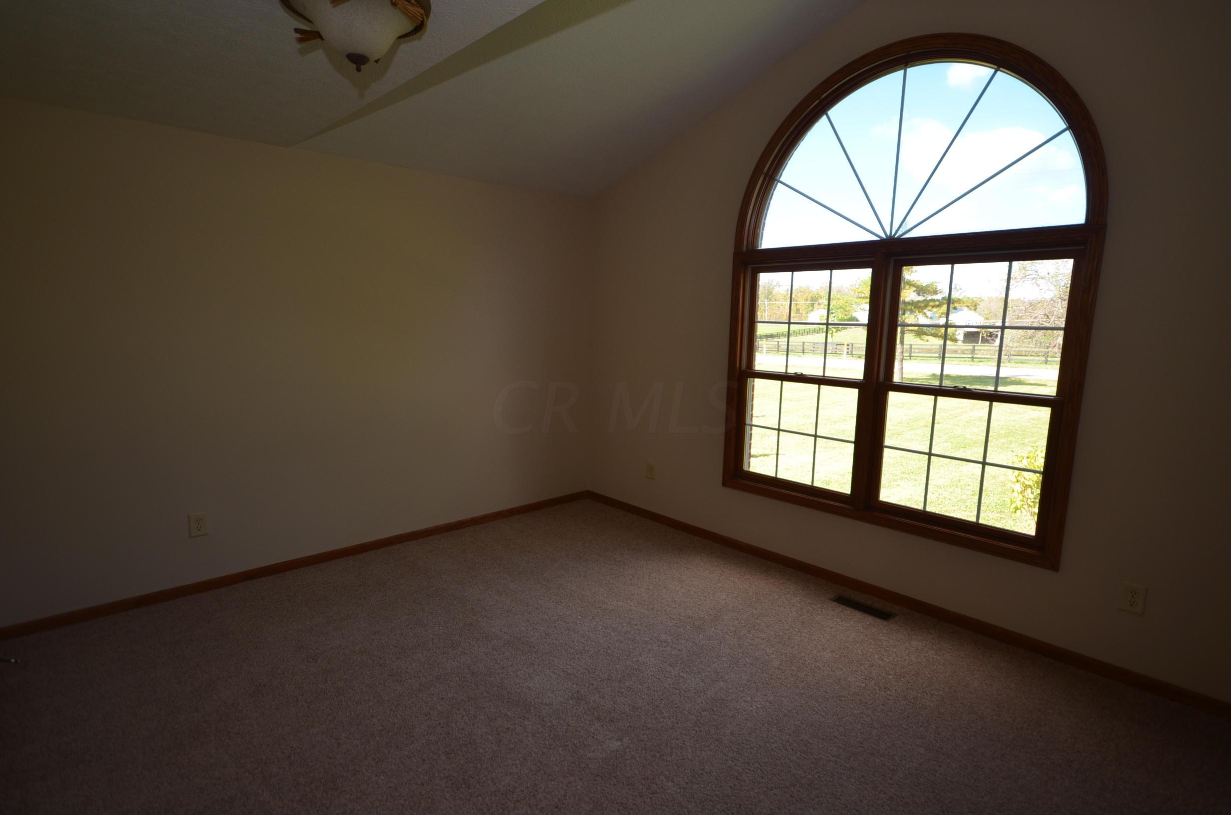 6277 Clark State Road Blacklick, OH 43004 - Photo 9 of 19 Gallery Image 9