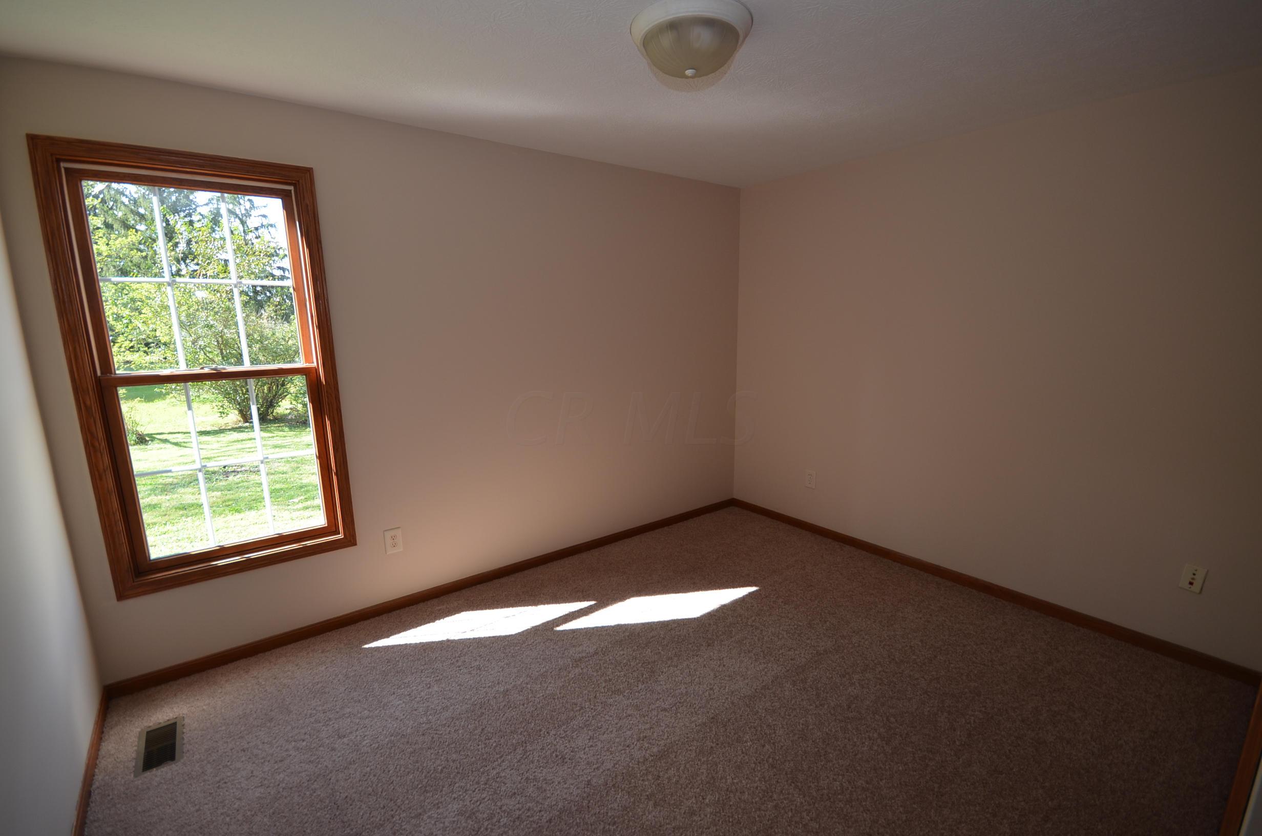 6277 Clark State Road Blacklick, OH 43004 - Photo 10 of 19 Gallery Image 10