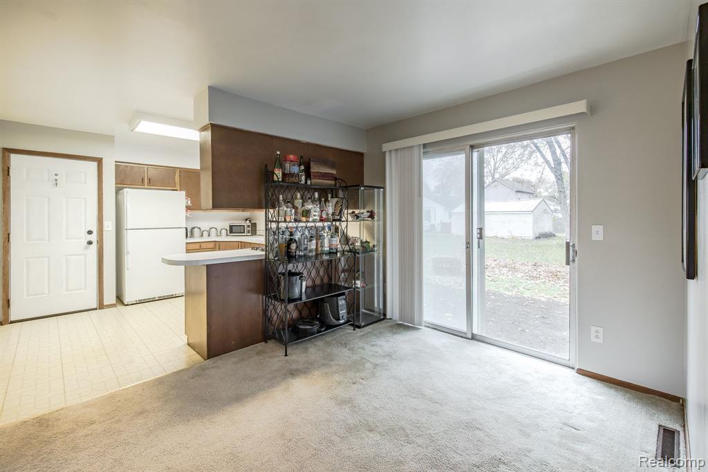 5368 Lapeer Road Burton, MI 48509 - Photo 13 of 39 Gallery Image 13