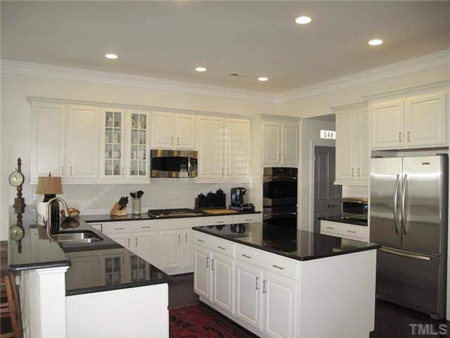 5628 Wade Park Boulevard Raleigh, NC 27607 - Photo 7 of 18 Kitchen