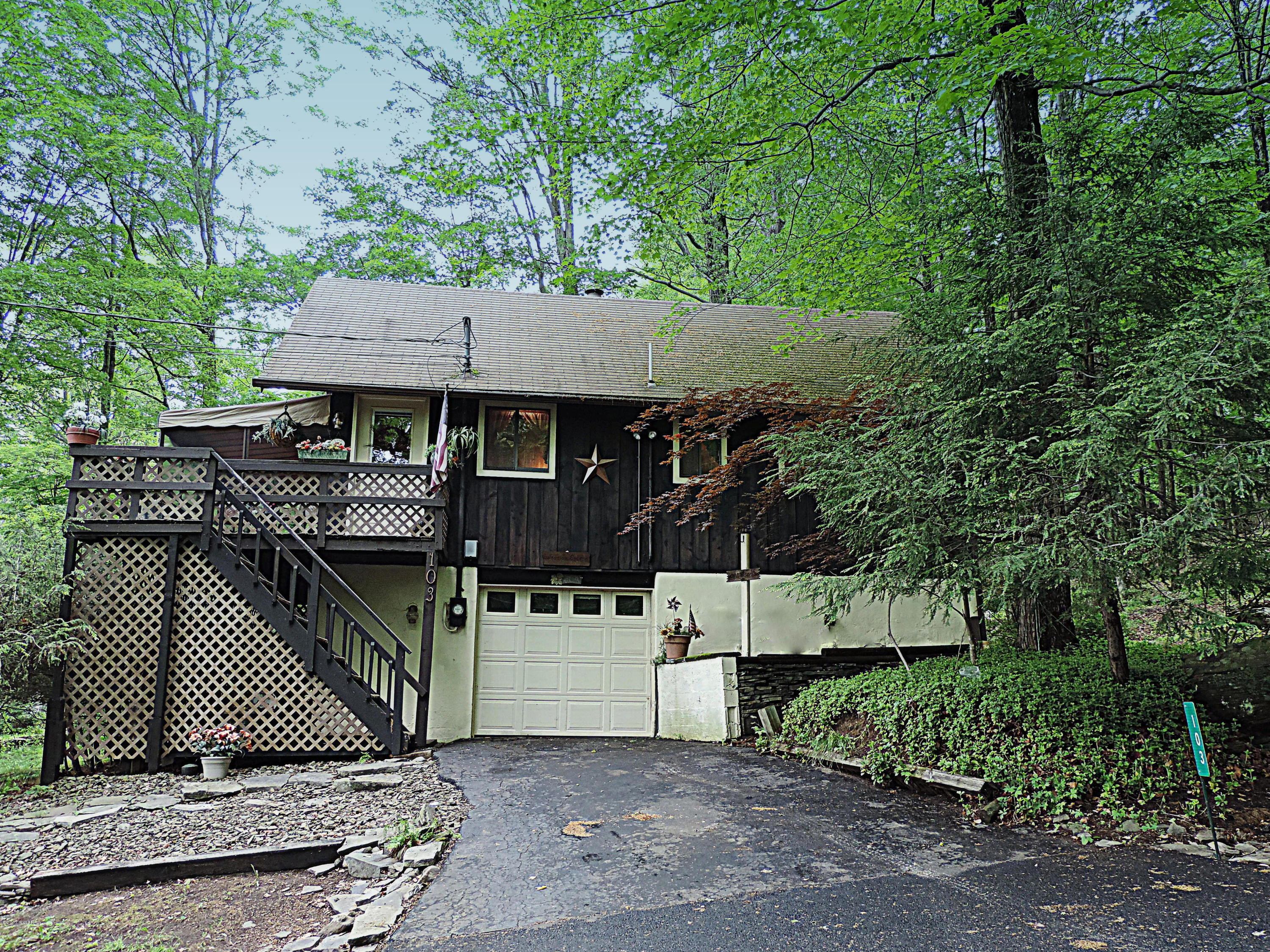 103 Launch Road Greentown, PA 18426 - Photo 1 of 17 103 Launch Road