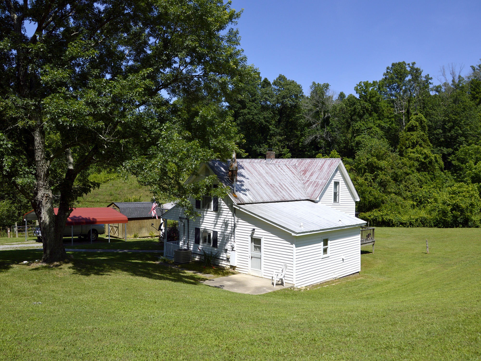 244 Sallings Road Luttrell, TN 37779 - Photo 2 of 19 a view of a house with a yard