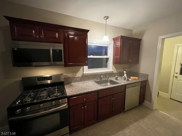 $2,100 | 94 Summit Avenue, Unit 1, North Plainfield, NJ 07060