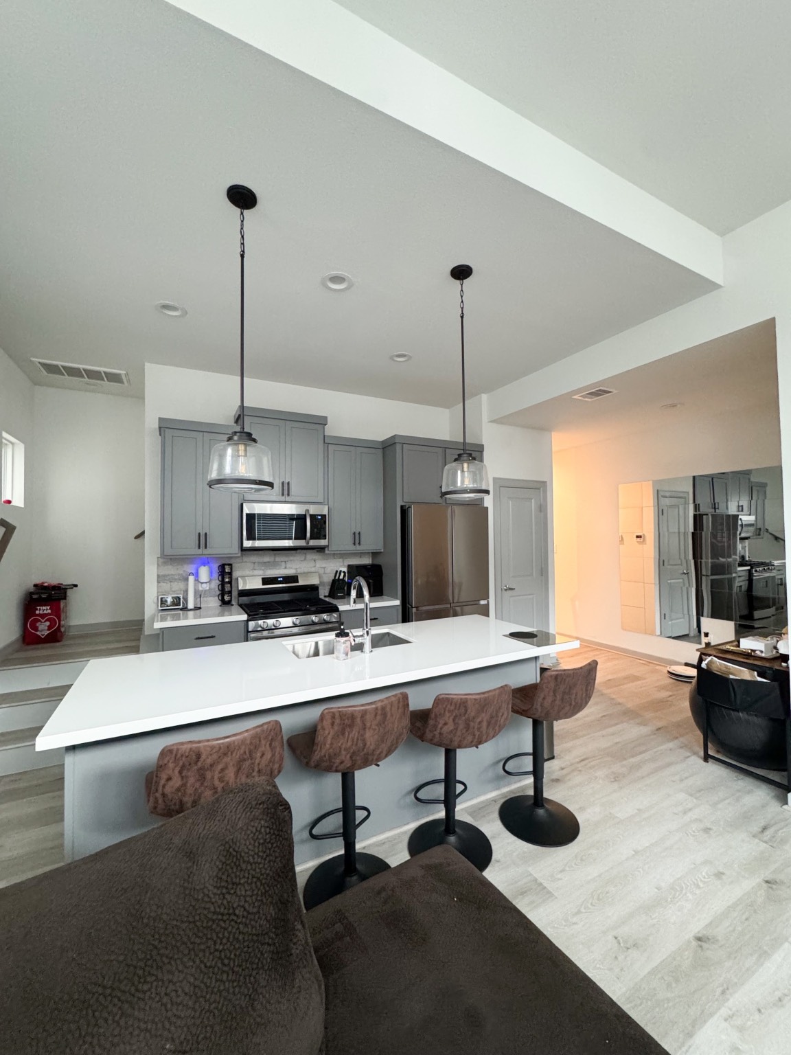 719 Emile Street Houston, TX 77020 - Photo 2 of 8 Furniture included.