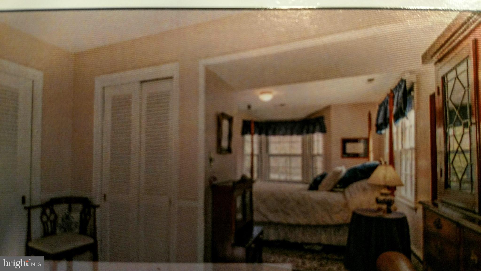 2561 Carrollton Road Annapolis, MD 21403 - Photo 4 of 6 Interior (General)
