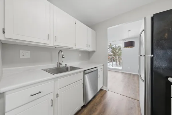 $2,600 | 4000 Triumvera Drive, Unit 201A, Glenview, IL 60025