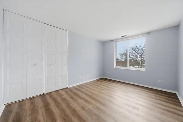 $2,600 | 4000 Triumvera Drive, Unit 201A, Glenview, IL 60025