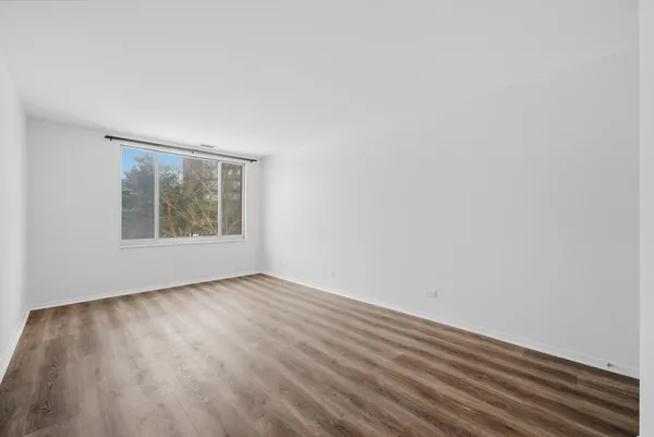 $2,600 | 4000 Triumvera Drive, Unit 201A, Glenview, IL 60025