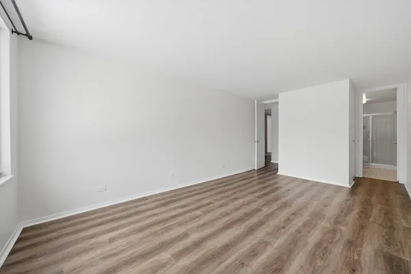 $2,600 | 4000 Triumvera Drive, Unit 201A, Glenview, IL 60025