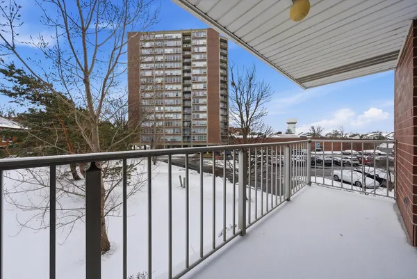 $2,600 | 4000 Triumvera Drive, Unit 201A, Glenview, IL 60025