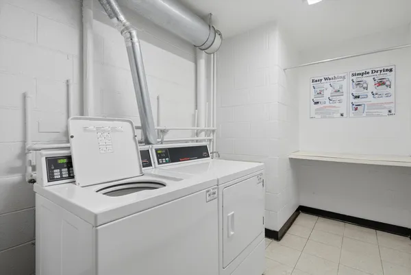 $2,600 | 4000 Triumvera Drive, Unit 201A, Glenview, IL 60025