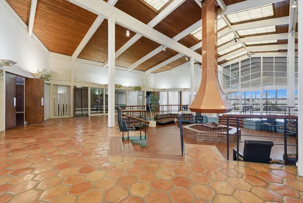 $2,600 | 4000 Triumvera Drive, Unit 201A, Glenview, IL 60025