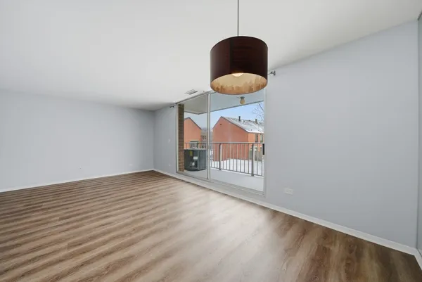 $2,600 | 4000 Triumvera Drive, Unit 201A, Glenview, IL 60025