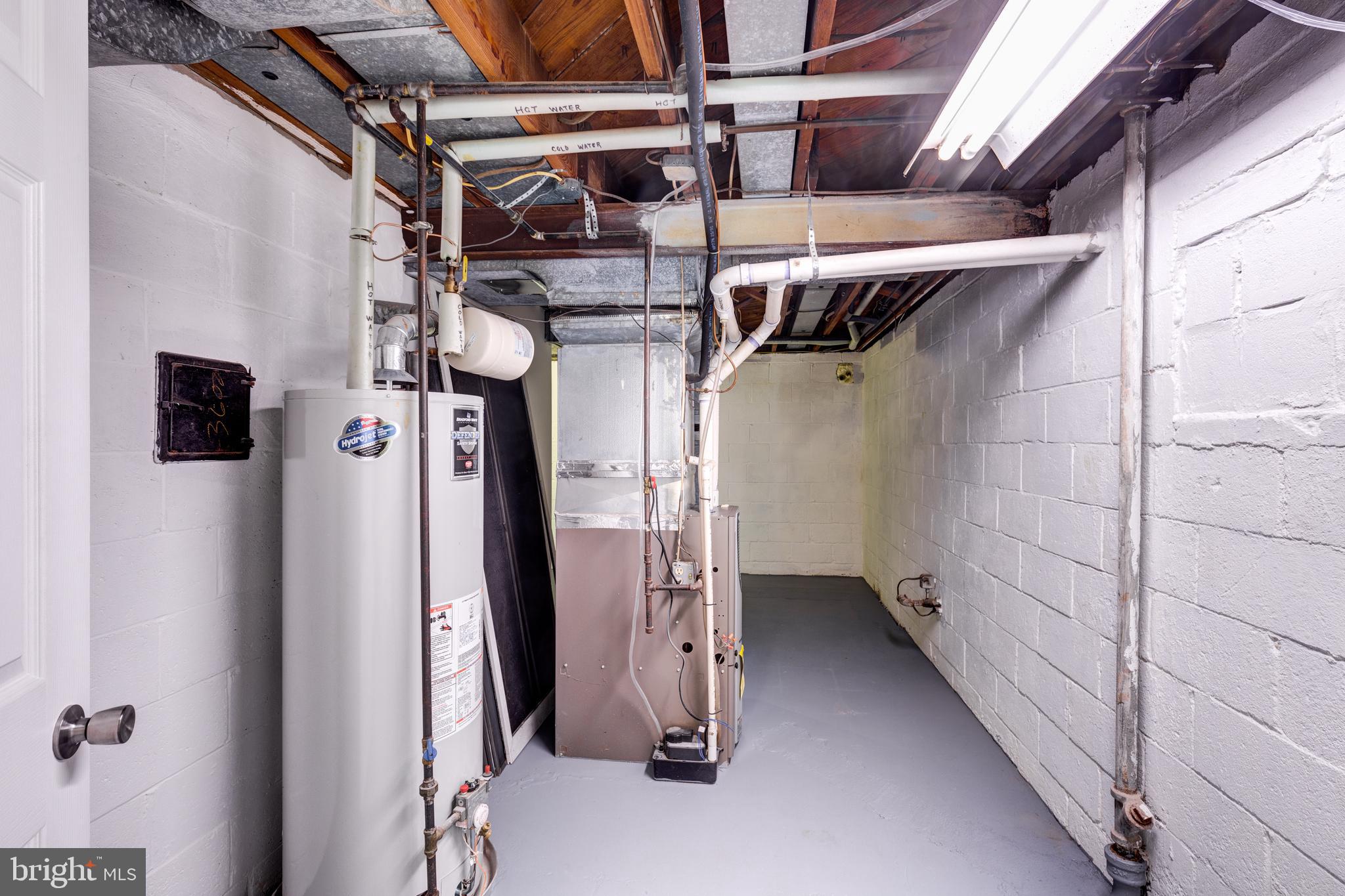 9907 Oak Glen Road Randallstown, MD 21133 - Photo 39 of 57 utility/ storage room