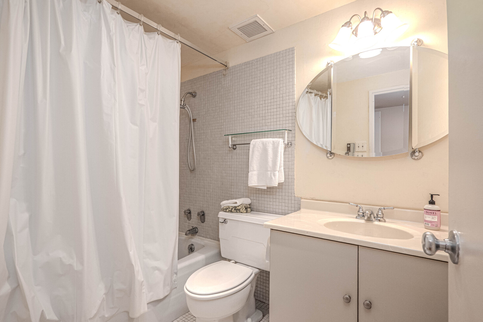 175 East Delaware Place, Unit 5809 Chicago, IL 60611 - Photo 12 of 28